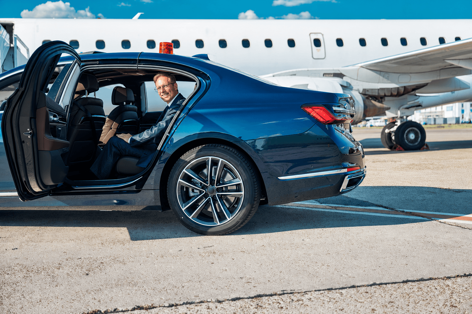 Private Chauffeur & Airport Taxi Service
